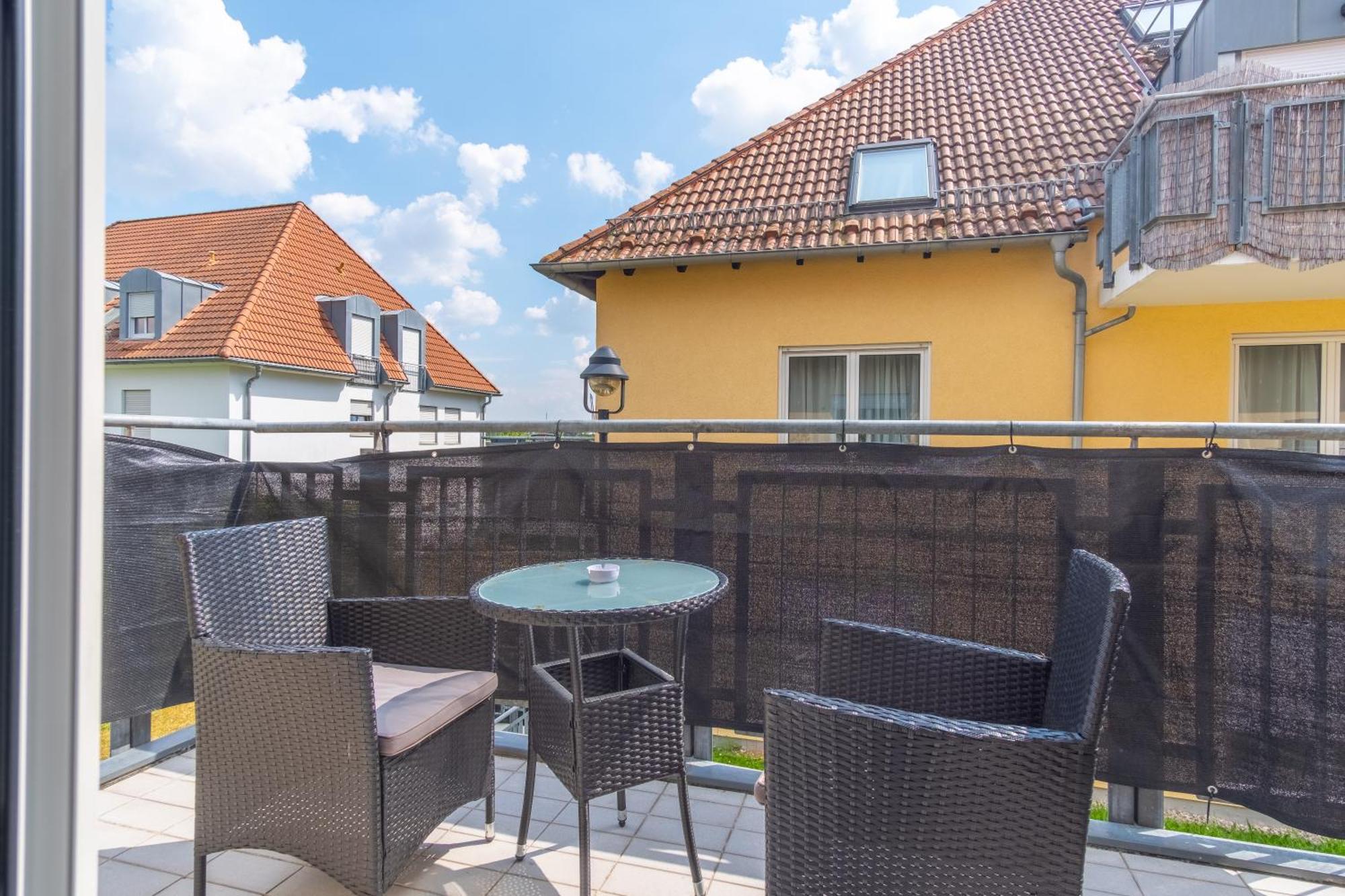 Appartamento Arbeitsplatz, Balkon, Tiefgarage Naehe Neue Messe Lipsia Esterno foto